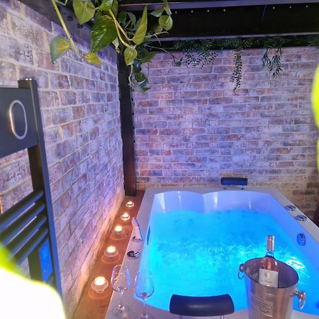 Au Spa De Llea Suite Retro Avignon Kültér fotó